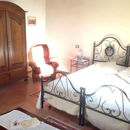 Conti מלון 5*
